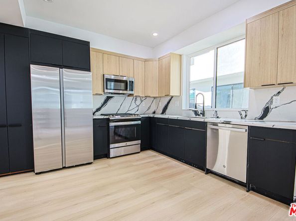 11734 Gilmore Street, North Hollywood CA 91606