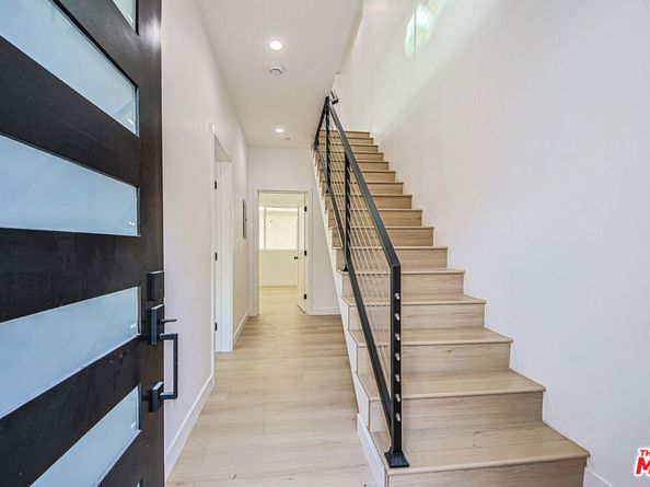 11734 Gilmore Street, North Hollywood CA 91606