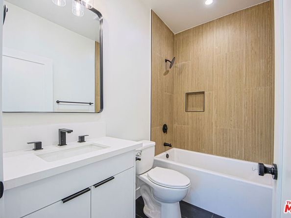 11734 Gilmore Street, North Hollywood CA 91606