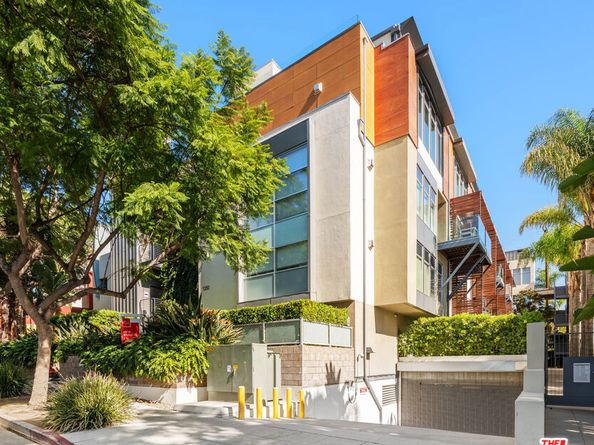 1250 North N Harper Avenue 401, West Hollywood CA 90046