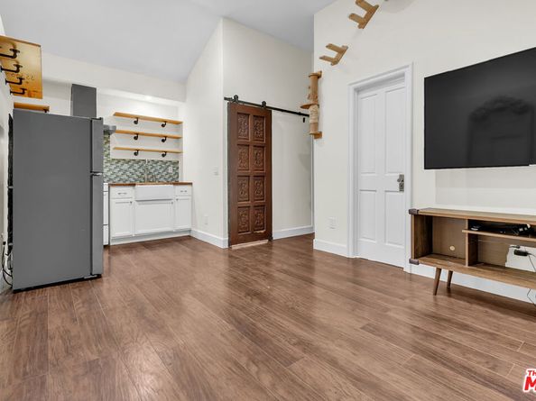 951 N Allen Avenue, Pasadena CA 91104