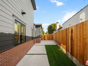 1823 S Shenandoah Street, Los Angeles CA 90035