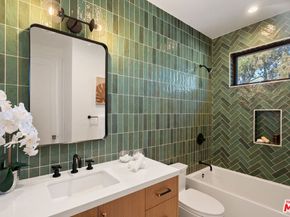 1823 S Shenandoah Street, Los Angeles CA 90035