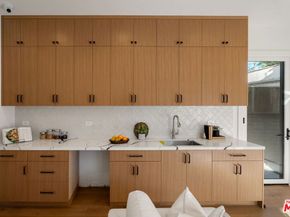 1823 S Shenandoah Street, Los Angeles CA 90035