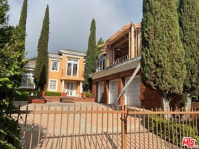 2387 Earls Court, Los Angeles CA 90077