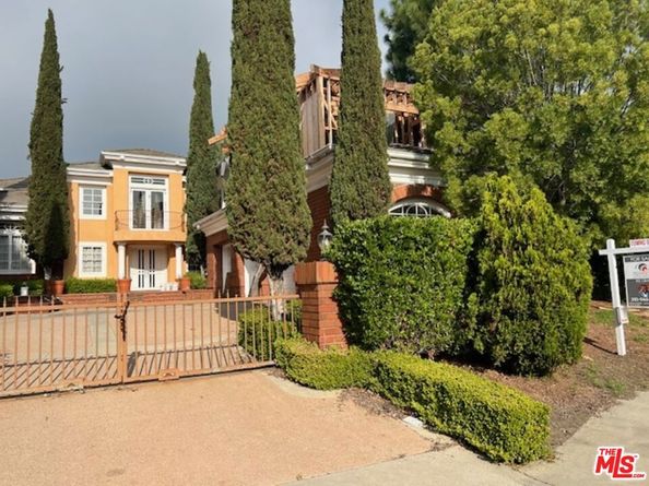 2387 Earls Court, Los Angeles CA 90077