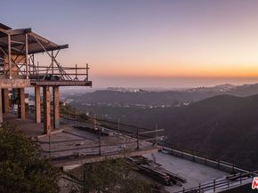 1341 Linda Flora Drive, Los Angeles CA 90049