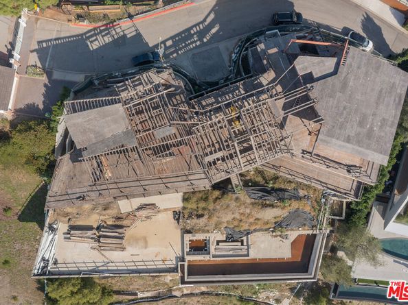 1341 Linda Flora Drive, Los Angeles CA 90049