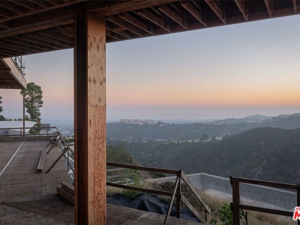 1341 Linda Flora Drive, Los Angeles CA 90049