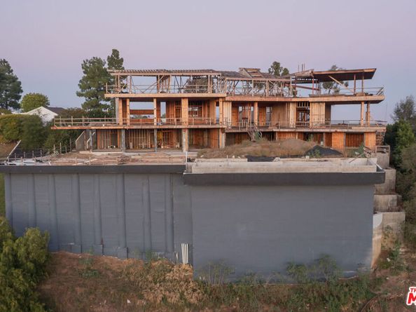 1341 Linda Flora Drive, Los Angeles CA 90049