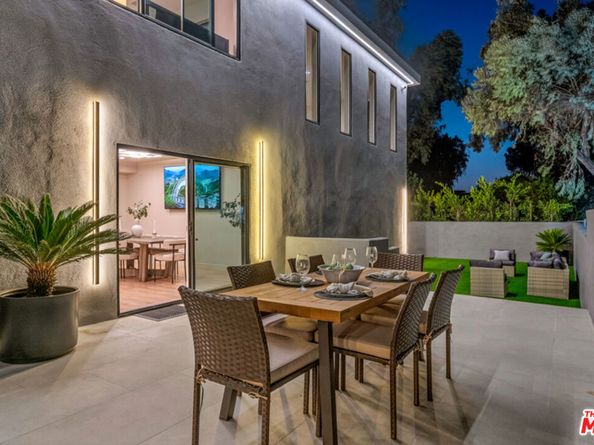 7966 Mulholland Drive, Los Angeles CA 90046