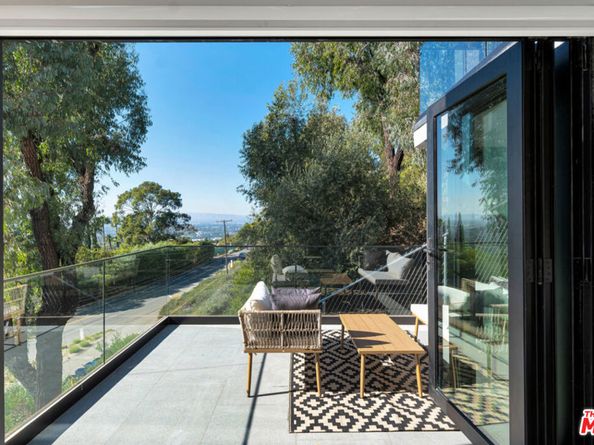 7966 Mulholland Drive, Los Angeles CA 90046