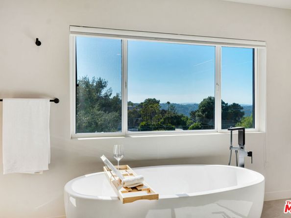 7966 Mulholland Drive, Los Angeles CA 90046