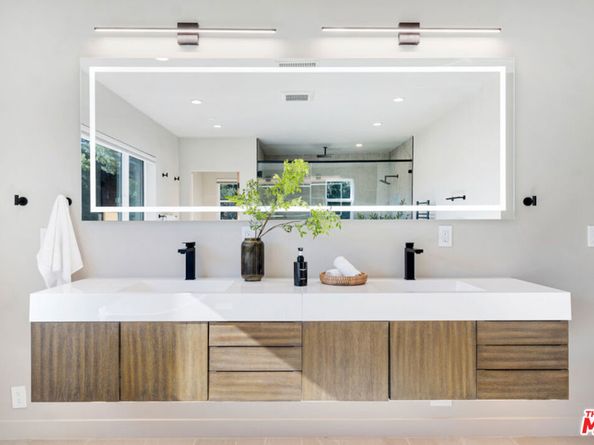 7966 Mulholland Drive, Los Angeles CA 90046