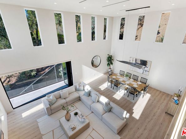 7966 Mulholland Drive, Los Angeles CA 90046