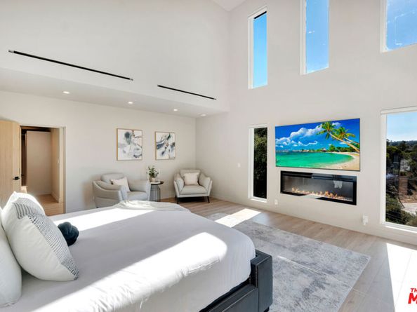 7966 Mulholland Drive, Los Angeles CA 90046