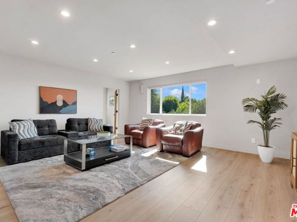 7966 Mulholland Drive, Los Angeles CA 90046