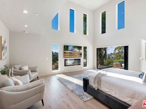 7966 Mulholland Drive, Los Angeles CA 90046