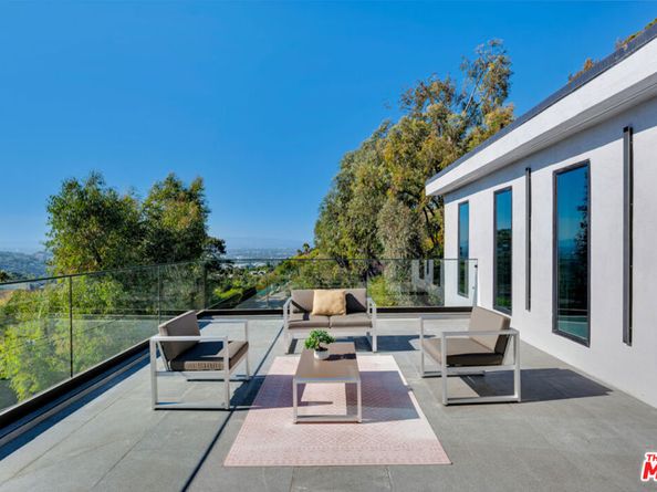 7966 Mulholland Drive, Los Angeles CA 90046
