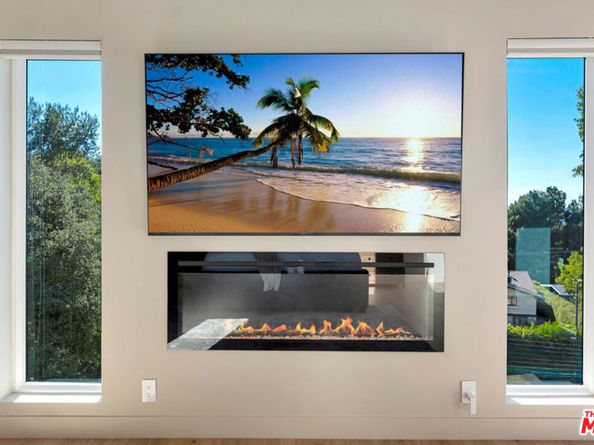 7966 Mulholland Drive, Los Angeles CA 90046