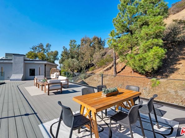 7966 Mulholland Drive, Los Angeles CA 90046