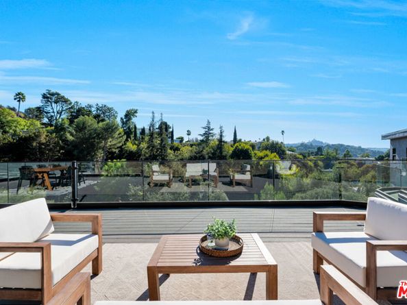 7966 Mulholland Drive, Los Angeles CA 90046