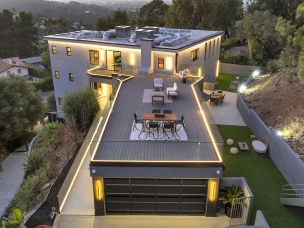 7966 Mulholland Drive, Los Angeles CA 90046