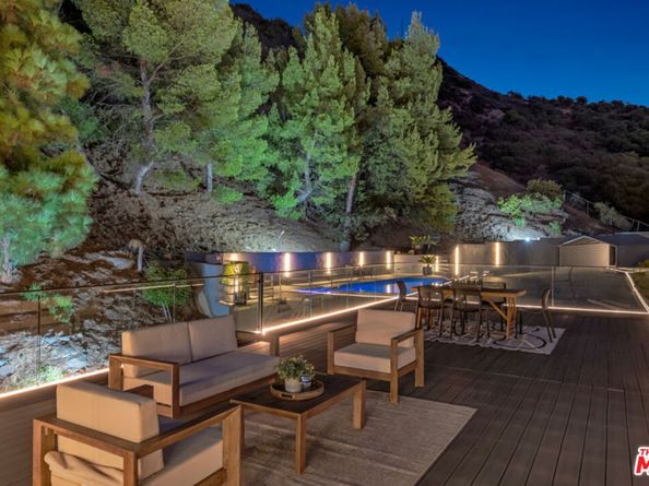 7966 Mulholland Drive, Los Angeles CA 90046