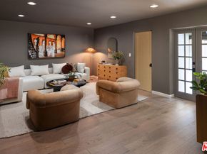 1982 N Normandie Avenue, Los Angeles CA 90027