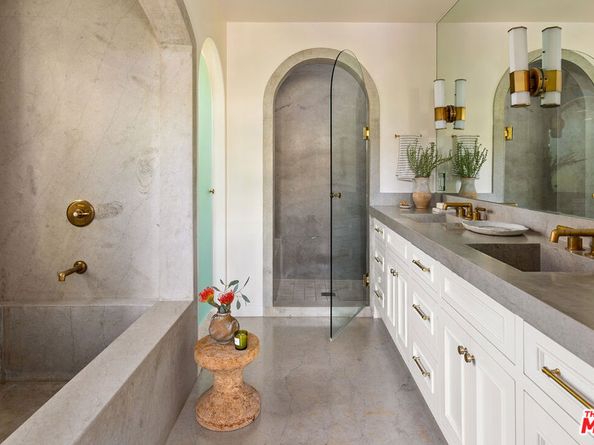 1982 N Normandie Avenue, Los Angeles CA 90027