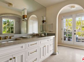 1982 N Normandie Avenue, Los Angeles CA 90027