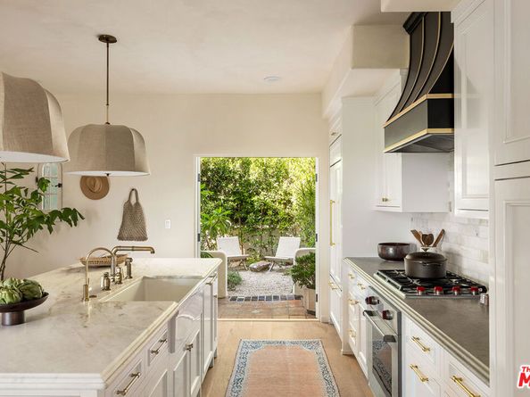 1982 N Normandie Avenue, Los Angeles CA 90027