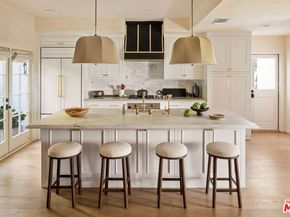 1982 N Normandie Avenue, Los Angeles CA 90027