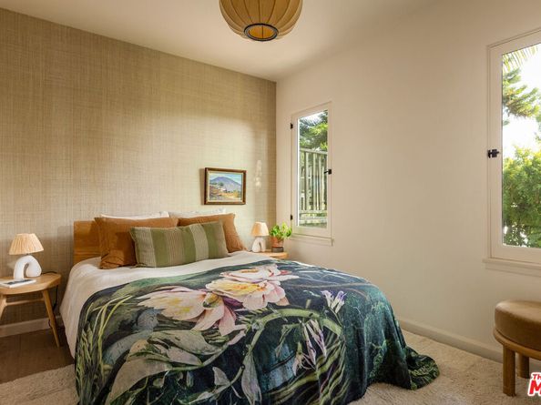 1982 N Normandie Avenue, Los Angeles CA 90027