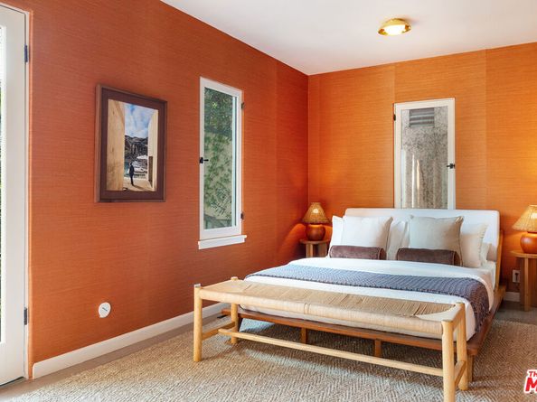 1982 N Normandie Avenue, Los Angeles CA 90027