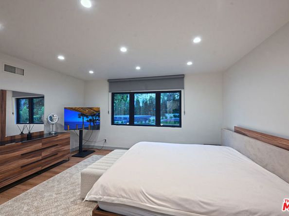 15204 Valley Vista Boulevard, Sherman Oaks CA 91403