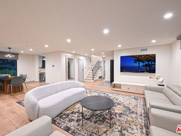 15204 Valley Vista Boulevard, Sherman Oaks CA 91403