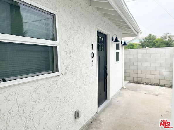 1837 N Brighton Street, Burbank CA 91506