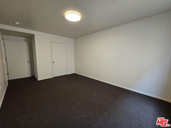 9004 S San Pedro Street, Los Angeles CA 90003