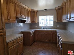 9004 S San Pedro Street, Los Angeles CA 90003