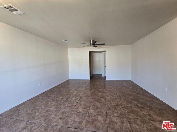 9004 S San Pedro Street, Los Angeles CA 90003