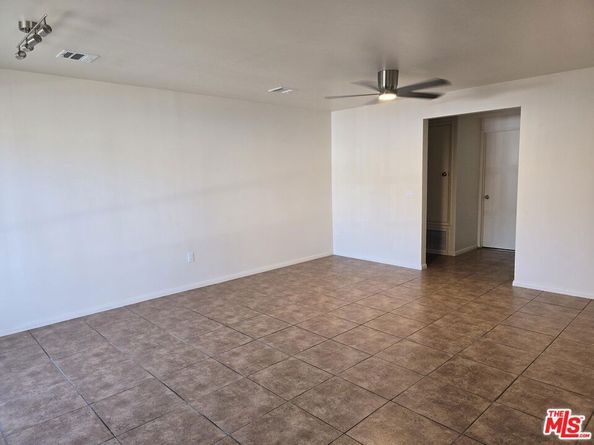 9004 S San Pedro Street, Los Angeles CA 90003