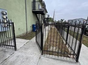 9004 S San Pedro Street, Los Angeles CA 90003