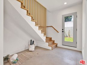 233 S Larchmont Boulevard, Los Angeles CA 90004
