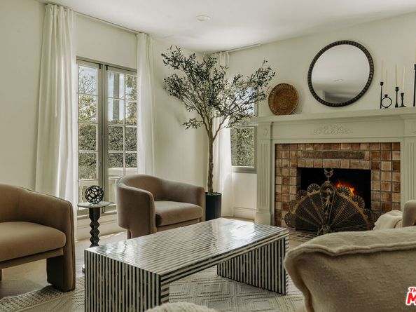 233 S Larchmont Boulevard, Los Angeles CA 90004