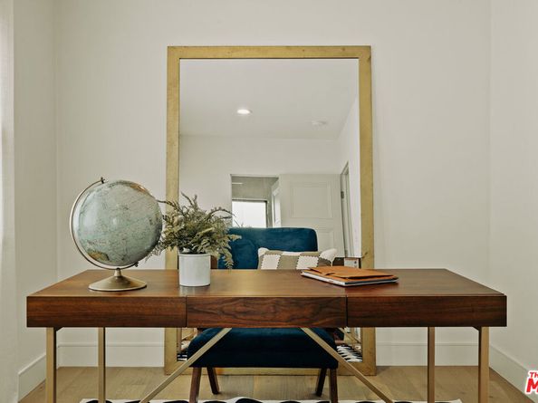 233 S Larchmont Boulevard, Los Angeles CA 90004