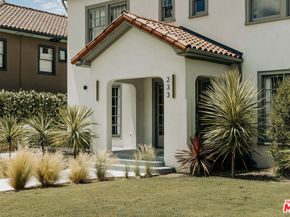 233 S Larchmont Boulevard, Los Angeles CA 90004