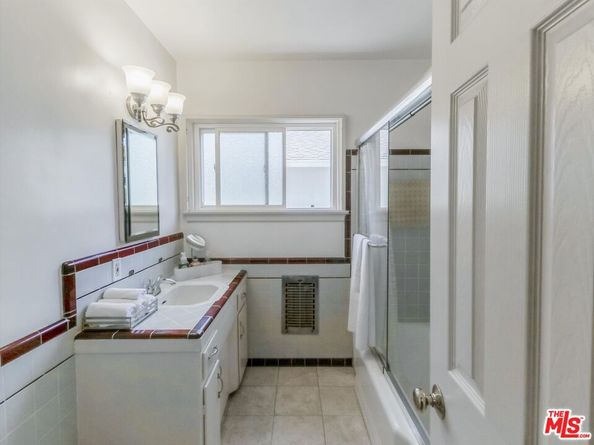 13127 Hartland Street, North Hollywood CA 91605