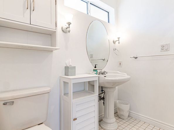 8536 Mcconnell Avenue, Los Angeles CA 90045