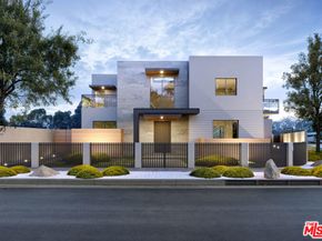 8536 Mcconnell Avenue, Los Angeles CA 90045